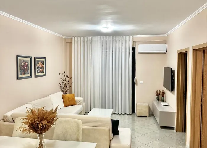 Large In Golem (Tirana)