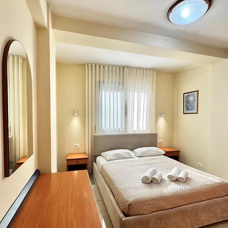 Large In Apartman *