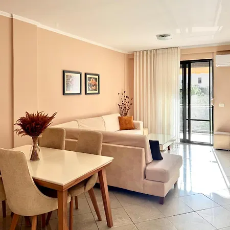 Large In Apartman Golem